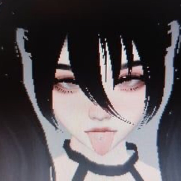 Meet your Posher, Nicole - Picture 1 of 1